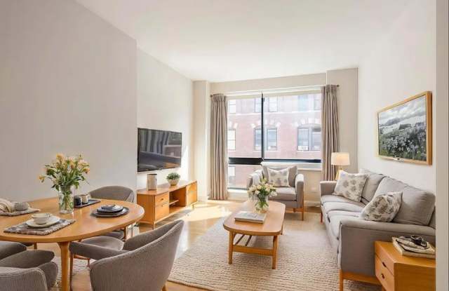 537 West 27th Street photos photos
