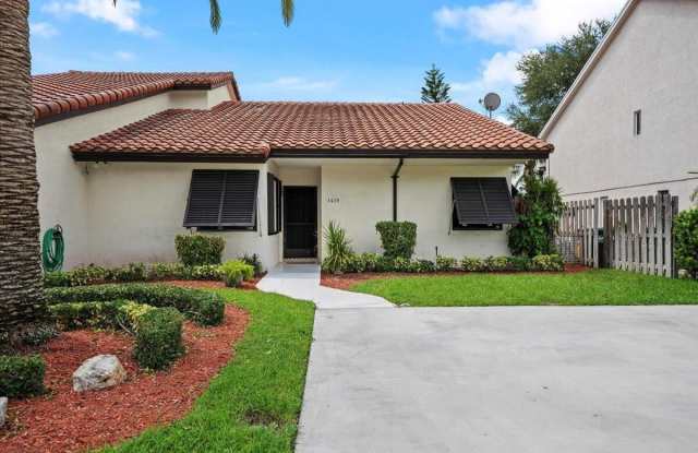 1419 Riverside Circle photos photos
