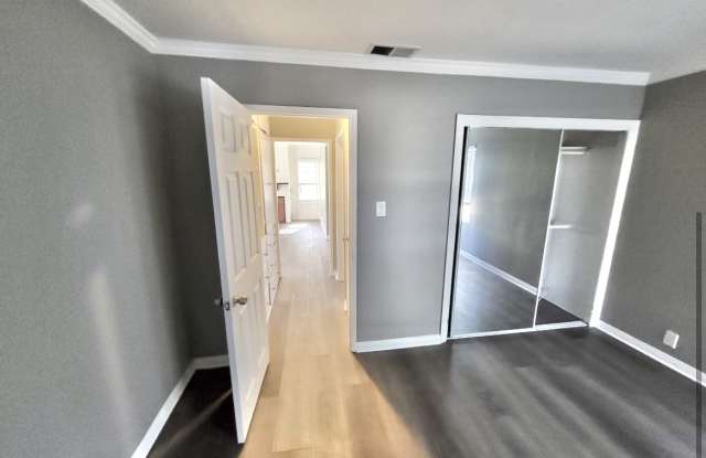 1135 1/2 E 67th St photos photos