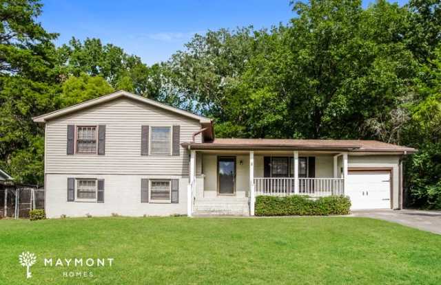 12003 Greenleaf Drive Southeast Gallery 1