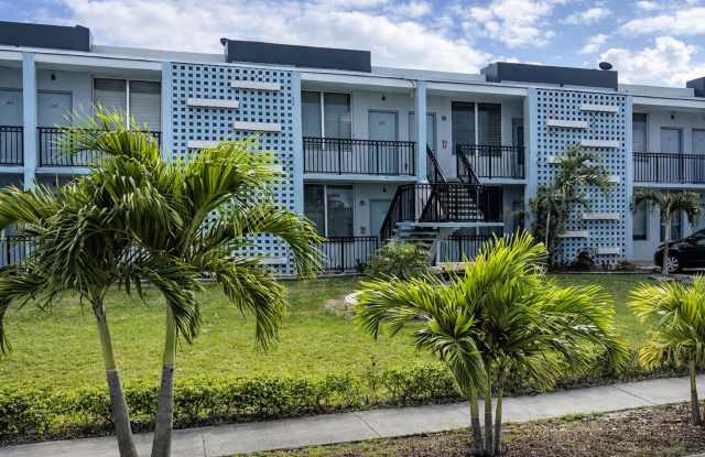 980 Ne 169th St photos photos