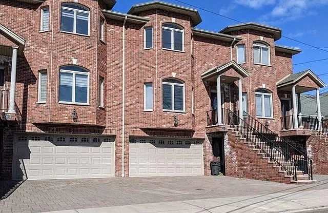 281 13th St photos photos