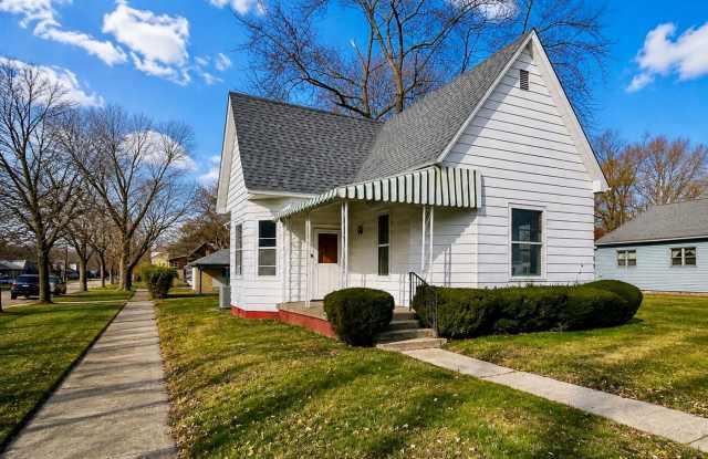 Charming 2-Bedroom Corner-Lot Home with Modern Updates & Garage! Gallery 3