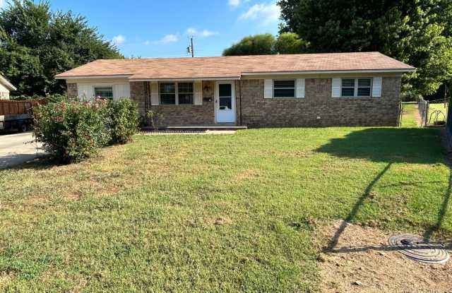Charming 3-Bedroom, 1.5-Bath Home in a Fantastic Neighborhood Gallery 1