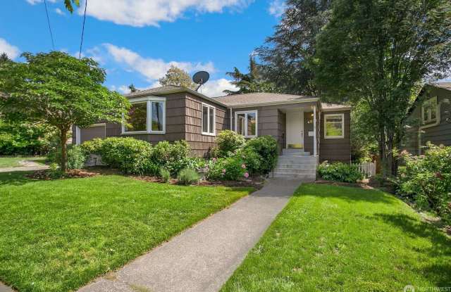 2Bd/1.75Ba Seattle Home Gallery 1