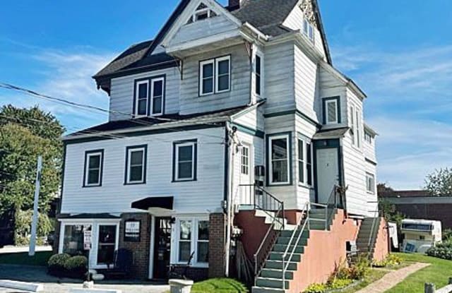 31 Willow Street - 31 Willow Street, Mystic, CT 06355