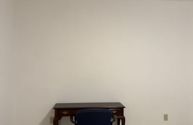 1608 Broad Street Gallery 2