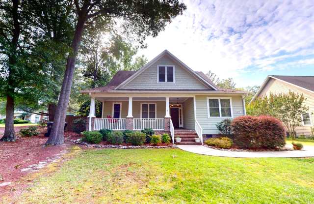 Cottage Style home less than one mile from downtown Aberdeen! photos photos