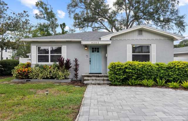4202 W PALMIRA Avenue Gallery 1