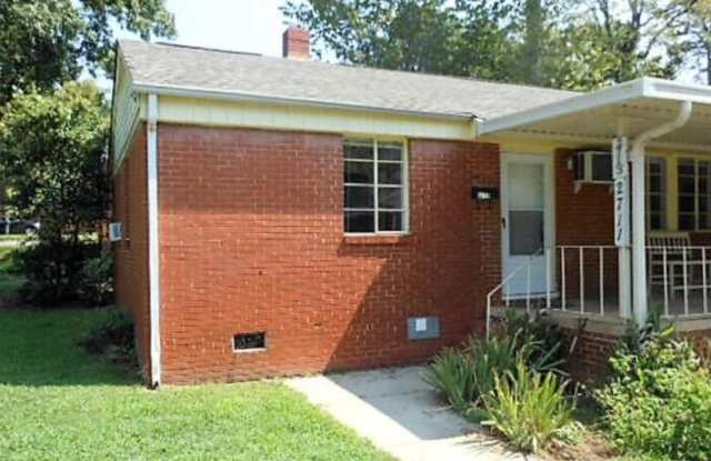 2711 Columbus Circle - 2711 Columbus Circle, Charlotte, NC 28208