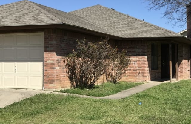 6711 Glenbrook Lane - 6711 Glenbrook Ln, Fort Worth, TX 76133