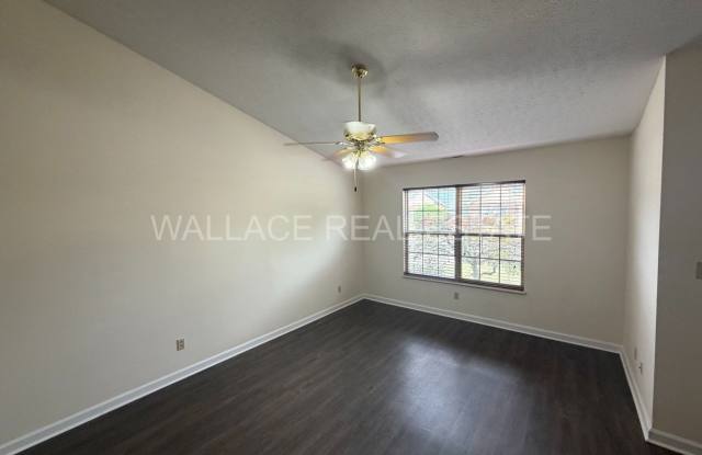 NEW RENTAL RATE...BEAUTIFUL 2 BEDROOM CONDO IN NORTHWEST KNOXVILLE IN AVERY WOODS!! Gallery 3