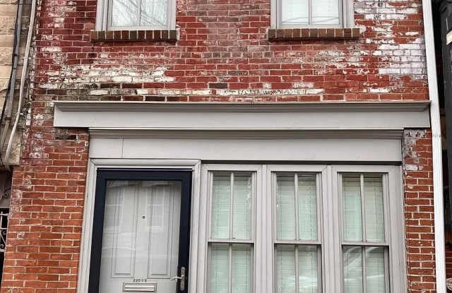 220 1/2 N DUKE Street photos photos