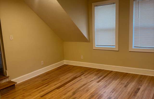 706 Conway Street - 2 photos photos
