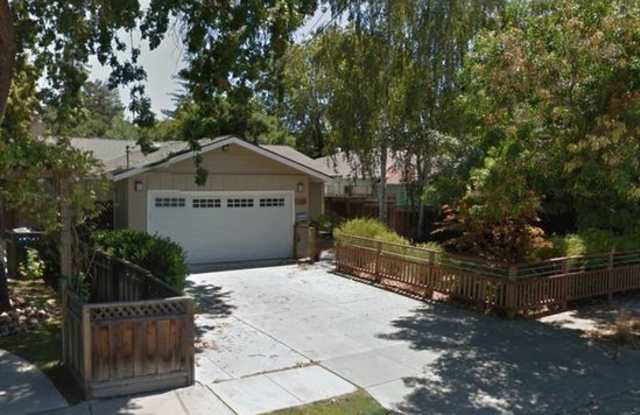 Beautifully Remodeled Home, Great Location, Gorgeous Yards, Hardwood Floors! photos photos Beautifully Remodeled Home, Great Location, Gorgeous Yards, Hardwood Floors! photos photos