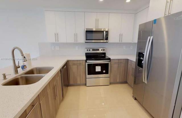 5081 NW 116th Ct Gallery 2
