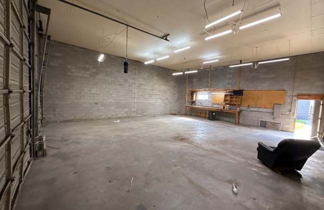 1103 Pierce Street - Garage Gallery 3