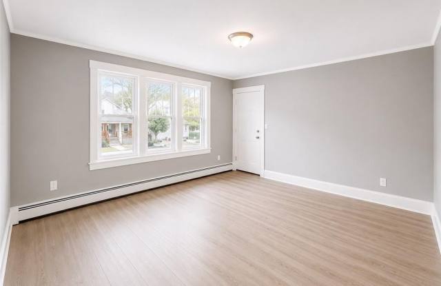 1003 Atwells Avenue Gallery 3