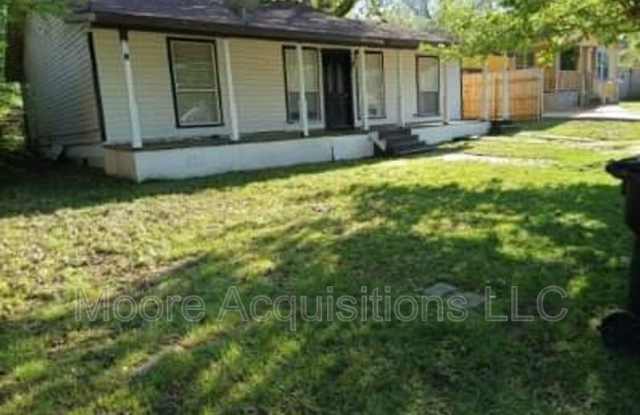 810 W Day St photos photos