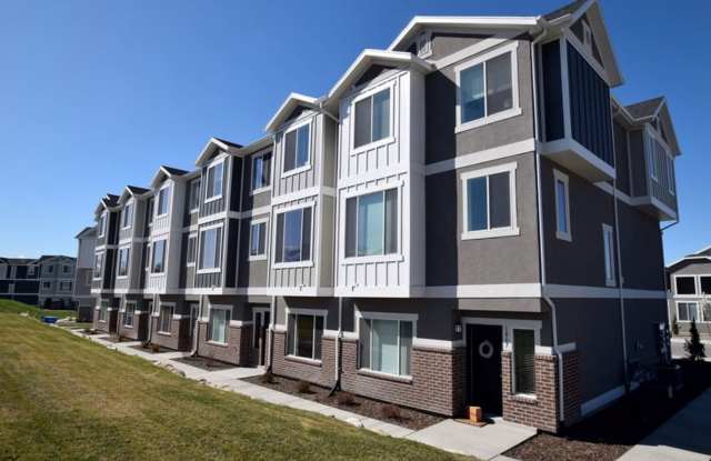 Pet Friendly Townhome in Orem!! - 1889 South 1030 West, Utah County, UT 84601