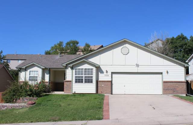6 Bed, 3 Bath Ranch, Finished Basement. A/C! photos photos