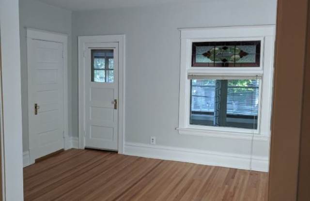1616 3rd Street NE Gallery 2