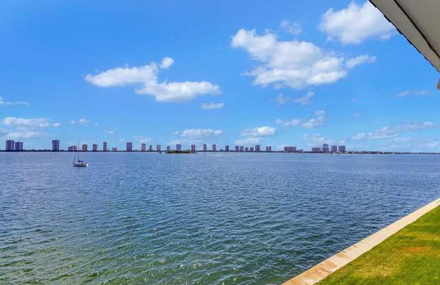 100 Shore Court Gallery 3