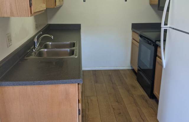 Free Rent for 2 months. 3-Bedroom, 2-Bath Oasis: Close to Hospital, Washer/Dryer Included, Parking for 2! photos photos