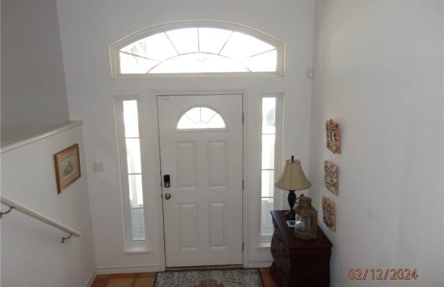 256 Beachwalk Gallery 2