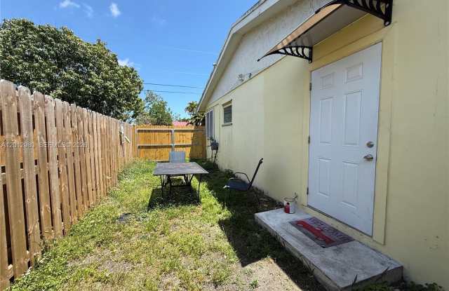 15831 SW 100th Ct photos photos