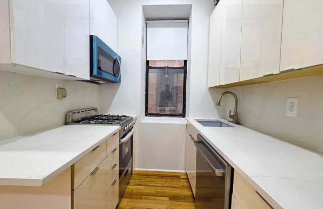 160 Wadsworth Avenue Gallery 2