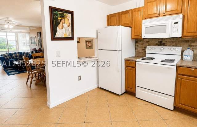 8220 Sunrise Lakes Blvd photos photos