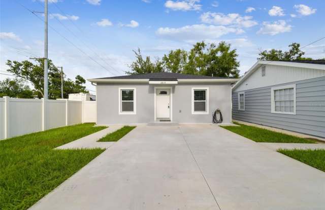 6819 N STERLING AVENUE photos photos