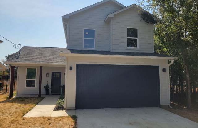 *MOVE IN SPECIAL**AVAILABLE NOW** Gorgeous 2 story home in Granite Shoals photos photos