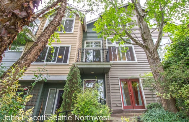 127 25th Ave E #B - 127 25th Avenue East, Seattle, WA 98112