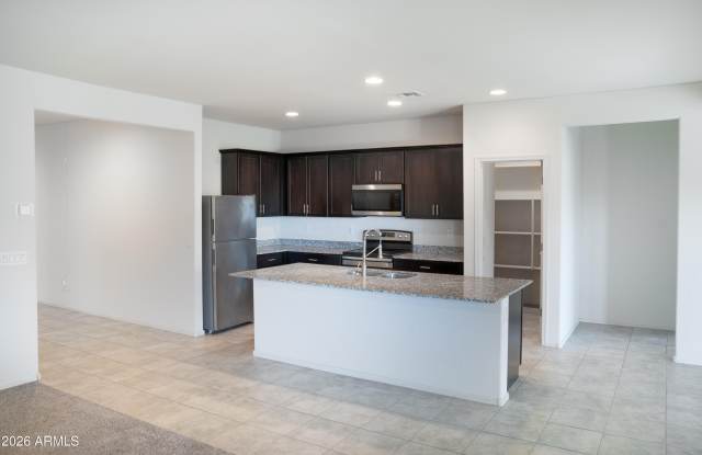 43633 W Yucca Lane Gallery 4