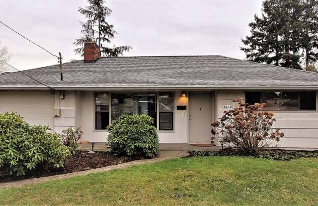 House For RENT: Historic North Everett 2 br / 1 bath / garage photos photos