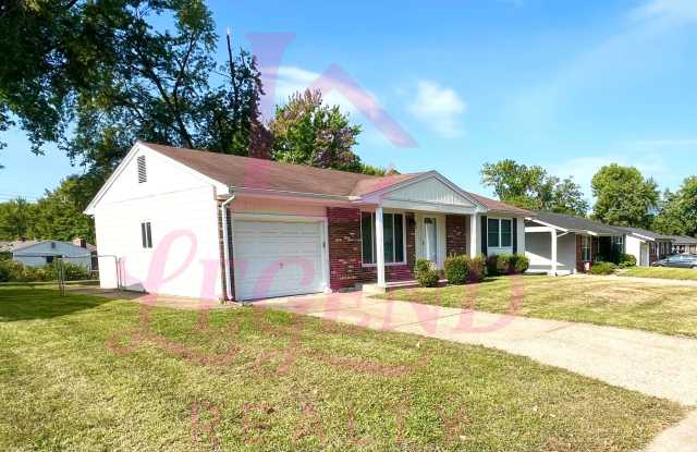 Updated 3-Bedroom Home with a 1 Car Garage & Fenced Yard in St. Charles! Gallery 3