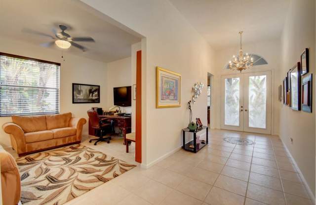6940 Southport Drive Gallery 3
