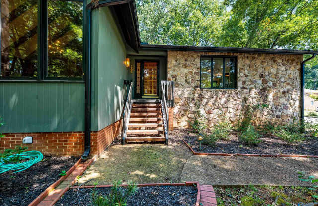 7705 Foxfire Drive SE Gallery 4