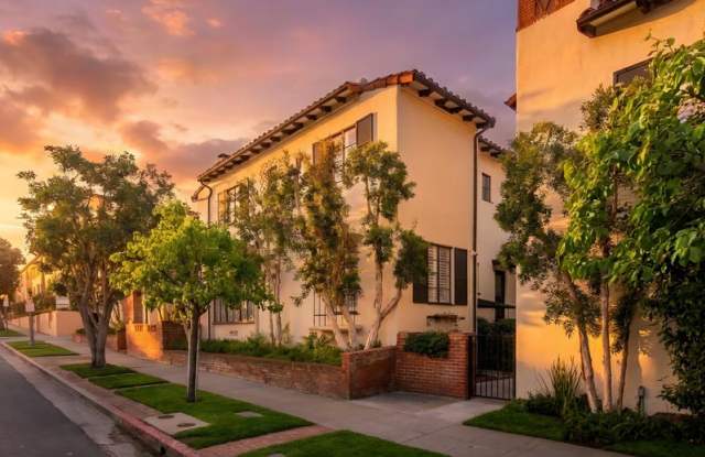 10830 Lindbrook Drive Gallery 3
