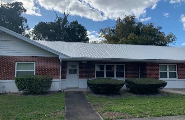 4/3 Home in Heart of Umatilla! photos photos