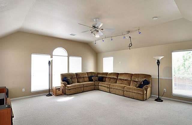 2452 Elm Leaf Lane Gallery 4