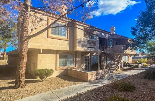 1600 N Torrey Pines Drive photos photos