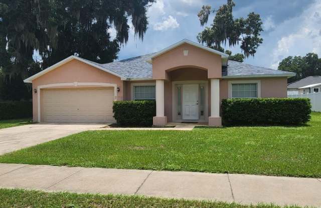 4 Bedroom, 3 Baths Home For Rent at 3114 NE 27th Street, Ocala, FL 34470 - 3114 Northeast 27th Street, Ocala, FL 34470