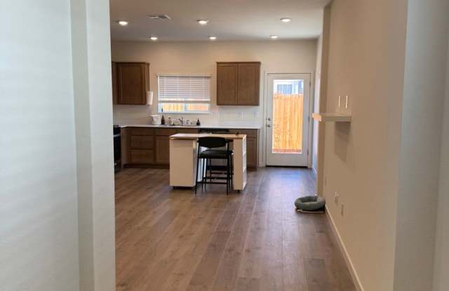 Newer 2-Story Townhome | 3BR + Downstairs Primary Gallery 3