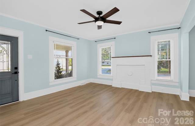 204 E McNeely Avenue Gallery 4