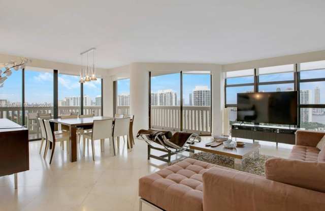 1000 W Island Blvd photos photos