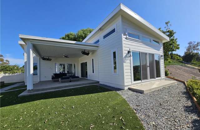 15 Lantana Place - A Gallery 3