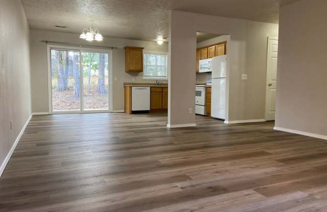 Single-Family Home in Merriam Woods Gallery 4